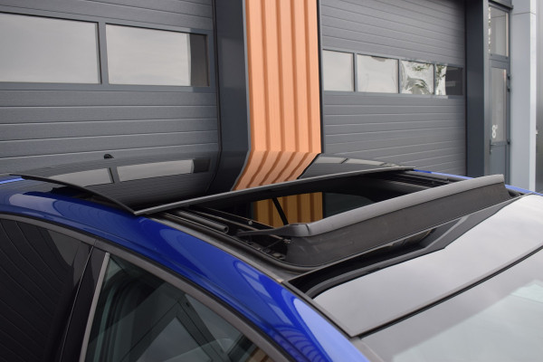 Volkswagen Golf R 2.0 TSI 320pk 4-Motion | Akra | DCC | Leer | Pano | Nürburgring Volkswagen Golf R 2.0 TSI 320pk 4-Motion | Akra | DCC | Leer | Pano | Nürburgring