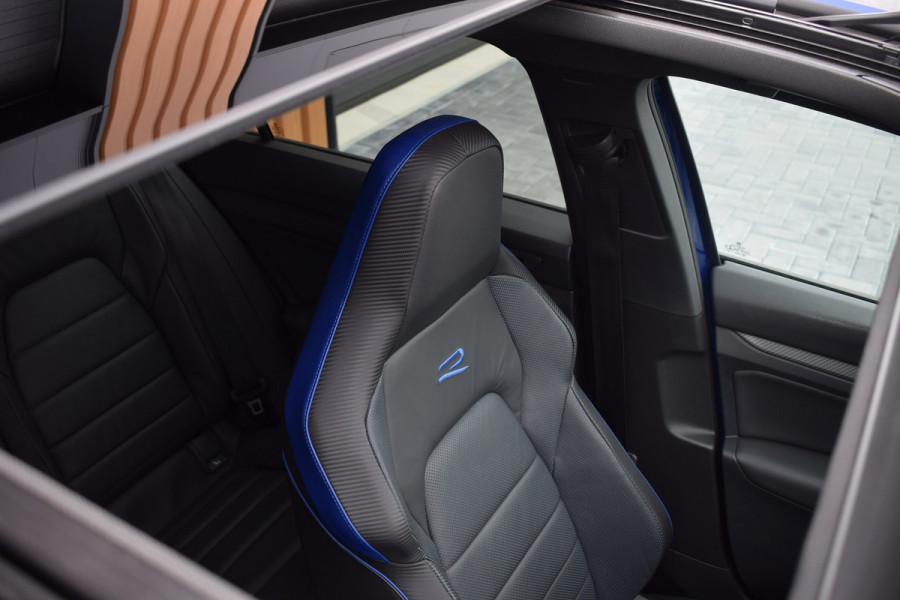 Volkswagen Golf R 2.0 TSI 320pk 4-Motion | Akra | DCC | Leer | Pano | Nürburgring Volkswagen Golf R 2.0 TSI 320pk 4-Motion | Akra | DCC | Leer | Pano | Nürburgring
