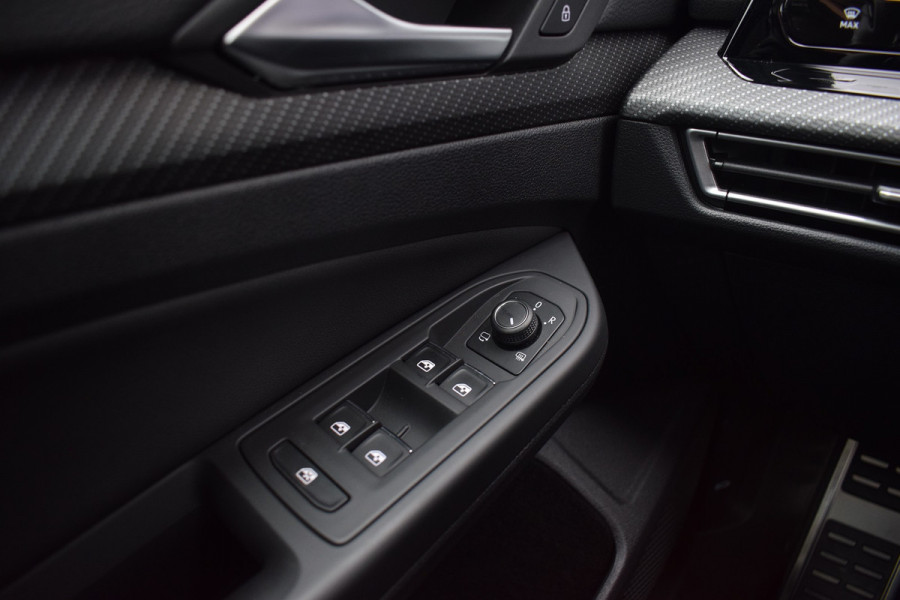 Volkswagen Golf R 2.0 TSI 320pk 4-Motion | Akra | DCC | Leer | Pano | Nürburgring Volkswagen Golf R 2.0 TSI 320pk 4-Motion | Akra | DCC | Leer | Pano | Nürburgring