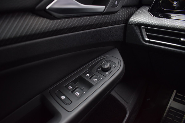 Volkswagen Golf R 2.0 TSI 320pk 4-Motion | Akra | DCC | Leer | Pano | Nürburgring Volkswagen Golf R 2.0 TSI 320pk 4-Motion | Akra | DCC | Leer | Pano | Nürburgring