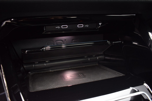 Volkswagen Golf R 2.0 TSI 320pk 4-Motion | Akra | DCC | Leer | Pano | Nürburgring Volkswagen Golf R 2.0 TSI 320pk 4-Motion | Akra | DCC | Leer | Pano | Nürburgring