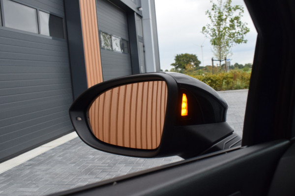 Volkswagen Golf R 2.0 TSI 320pk 4-Motion | Akra | DCC | Leer | Pano | Nürburgring Volkswagen Golf R 2.0 TSI 320pk 4-Motion | Akra | DCC | Leer | Pano | Nürburgring