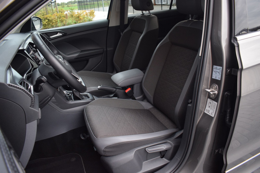 Volkswagen T-Cross 1.0 TSI 116pk DSG R-line | Camera | Virtual | Trekhaak Volkswagen T-Cross 1.0 TSI 116pk DSG R-line | Camera | Virtual | Trekhaak
