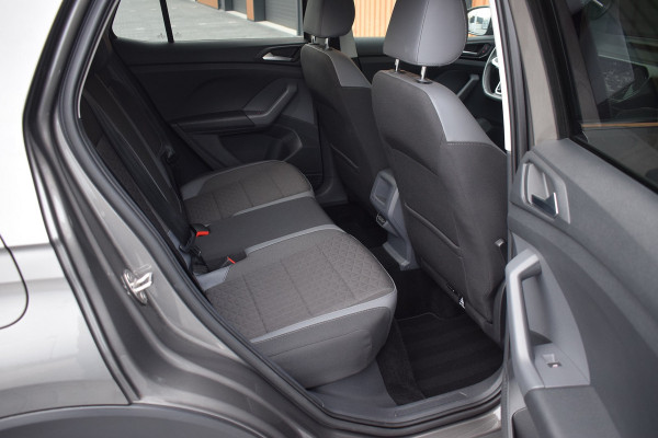 Volkswagen T-Cross 1.0 TSI 116pk DSG R-line | Camera | Virtual | Trekhaak Volkswagen T-Cross 1.0 TSI 116pk DSG R-line | Camera | Virtual | Trekhaak