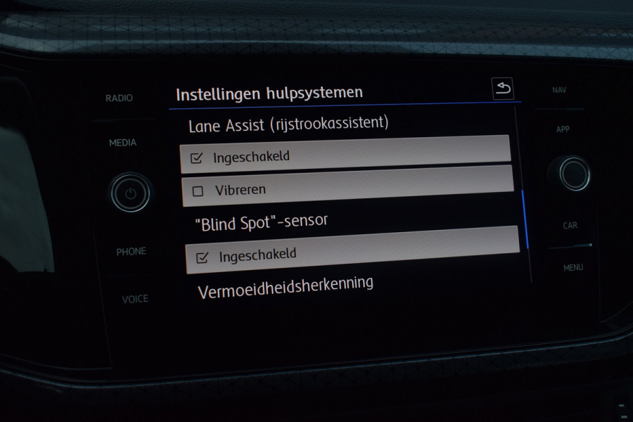 Volkswagen T-Cross 1.0 TSI 116pk DSG R-line | Camera | Virtual | Trekhaak Volkswagen T-Cross 1.0 TSI 116pk DSG R-line | Camera | Virtual | Trekhaak