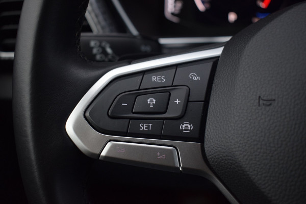 Volkswagen T-Cross 1.0 TSI 116pk DSG R-line | Camera | Virtual | Trekhaak Volkswagen T-Cross 1.0 TSI 116pk DSG R-line | Camera | Virtual | Trekhaak