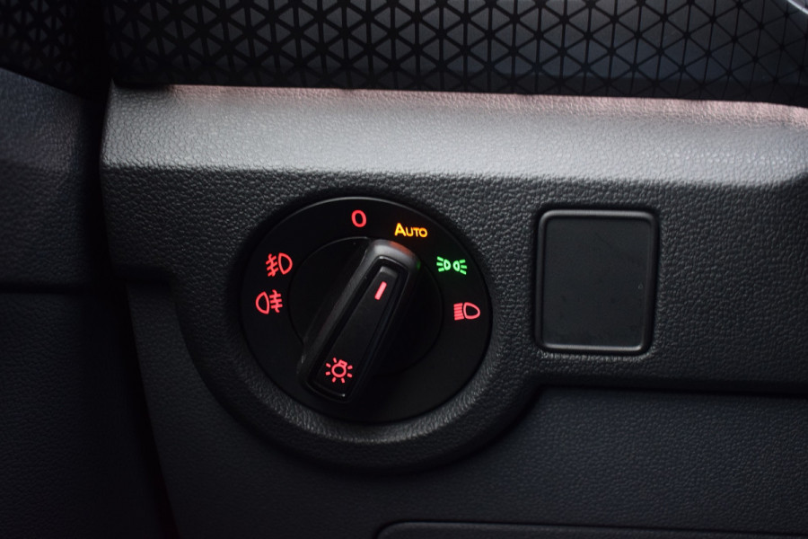 Volkswagen T-Cross 1.0 TSI 116pk DSG R-line | Camera | Virtual | Trekhaak Volkswagen T-Cross 1.0 TSI 116pk DSG R-line | Camera | Virtual | Trekhaak