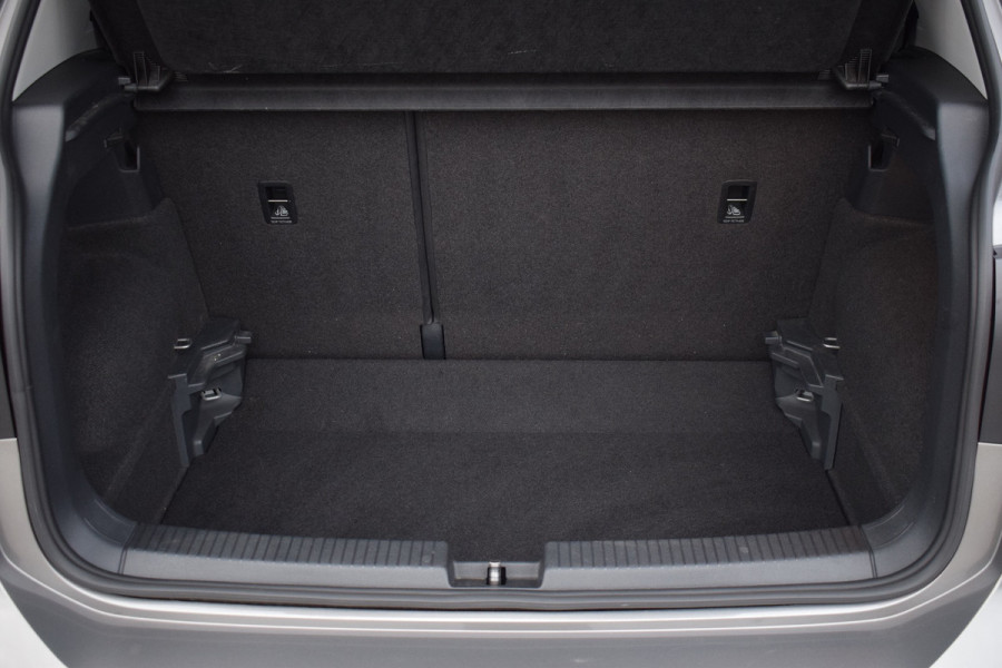 Volkswagen T-Cross 1.0 TSI 116pk DSG R-line | Camera | Virtual | Trekhaak Volkswagen T-Cross 1.0 TSI 116pk DSG R-line | Camera | Virtual | Trekhaak