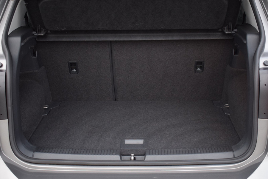 Volkswagen T-Cross 1.0 TSI 116pk DSG R-line | Camera | Virtual | Trekhaak Volkswagen T-Cross 1.0 TSI 116pk DSG R-line | Camera | Virtual | Trekhaak