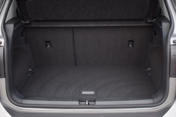 Volkswagen T-Cross 1.0 TSI 116pk DSG R-line | Camera | Virtual | Trekhaak Volkswagen T-Cross 1.0 TSI 116pk DSG R-line | Camera | Virtual | Trekhaak