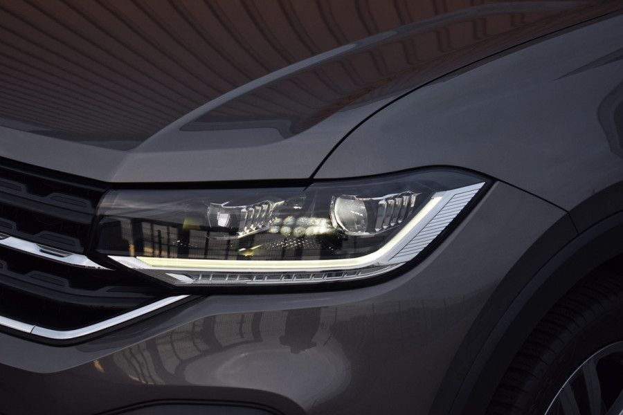 Volkswagen T-Cross 1.0 TSI 116pk DSG R-line | Camera | Virtual | Trekhaak Volkswagen T-Cross 1.0 TSI 116pk DSG R-line | Camera | Virtual | Trekhaak