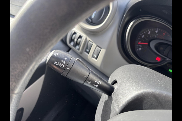 Renault Trafic 1.6 dCi T29 L2H1 Comfort*3PERS.*CRUISE*A/C*NAVI* Renault Trafic 1.6 dCi T29 L2H1 Comfort*3PERS.*CRUISE*A/C*NAVI*