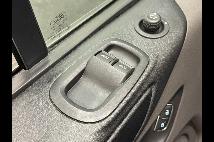 Ford Transit Custom 300 2.0 TDCI L2H1 Trend Automaat Dubbele Cabine Airco Navi Cruise Camera Trekhaak