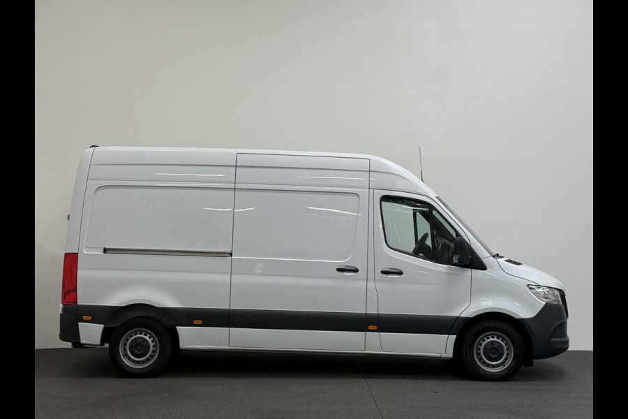 Mercedes-Benz Sprinter L2H2 Automaat Navi Airco Camera Trekhaak 3Zits DAB Mercedes-Benz Sprinter L2H2 Automaat Navi Airco Camera Trekhaak 3Zits DAB