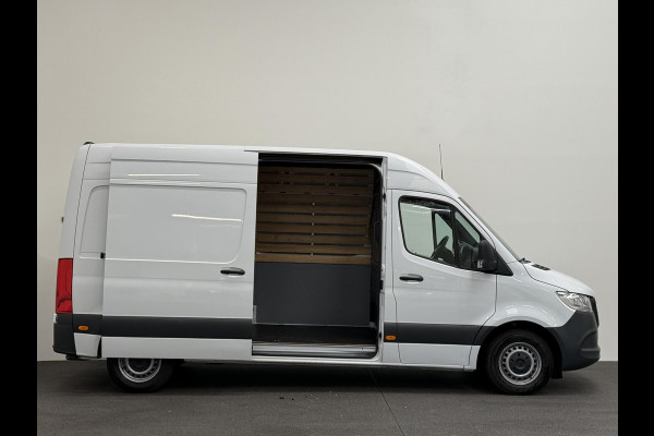 Mercedes-Benz Sprinter L2H2 Automaat Navi Airco Camera Trekhaak 3Zits DAB Mercedes-Benz Sprinter L2H2 Automaat Navi Airco Camera Trekhaak 3Zits DAB