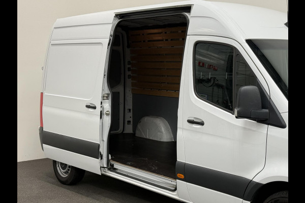 Mercedes-Benz Sprinter L2H2 Automaat Navi Airco Camera Trekhaak 3Zits DAB Mercedes-Benz Sprinter L2H2 Automaat Navi Airco Camera Trekhaak 3Zits DAB