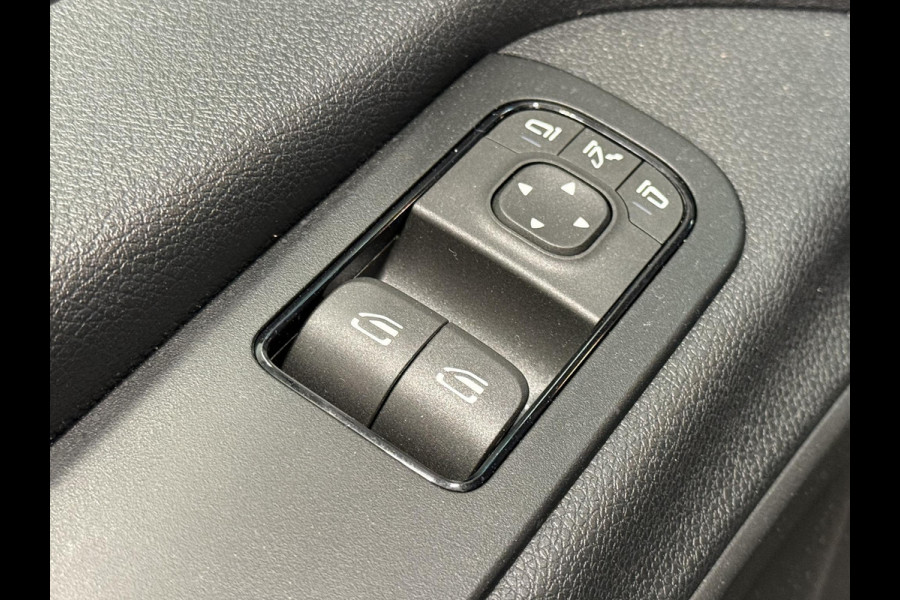 Mercedes-Benz Sprinter L2H2 Automaat Navi Airco Camera Trekhaak 3Zits DAB Mercedes-Benz Sprinter L2H2 Automaat Navi Airco Camera Trekhaak 3Zits DAB