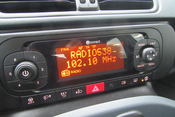 Fiat Panda 0.9 TwinAir Easy, Airco, Bluetooth, PDC Fiat Panda 0.9 TwinAir Easy, Airco, Bluetooth, PDC