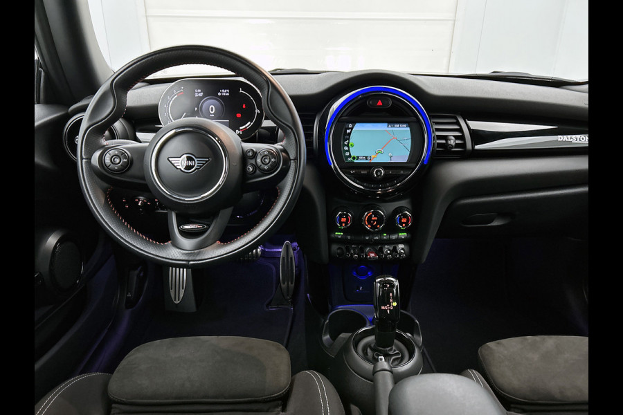 MINI Mini 1.5 Cooper JCW Chili Serious Business(NL-auto, Kuipstoelen, StoelV, Navi, Climate Con, Parkeersensoren, Etc) MINI Mini 1.5 Cooper JCW Chili Serious Business(NL-auto, Kuipstoelen, StoelV, Navi, Climate Con, Parkeersensoren, Etc)