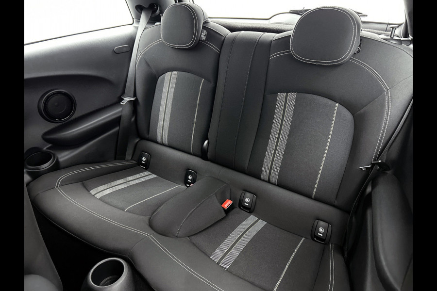 MINI Mini 1.5 Cooper JCW Chili Serious Business(NL-auto, Kuipstoelen, StoelV, Navi, Climate Con, Parkeersensoren, Etc) MINI Mini 1.5 Cooper JCW Chili Serious Business(NL-auto, Kuipstoelen, StoelV, Navi, Climate Con, Parkeersensoren, Etc)