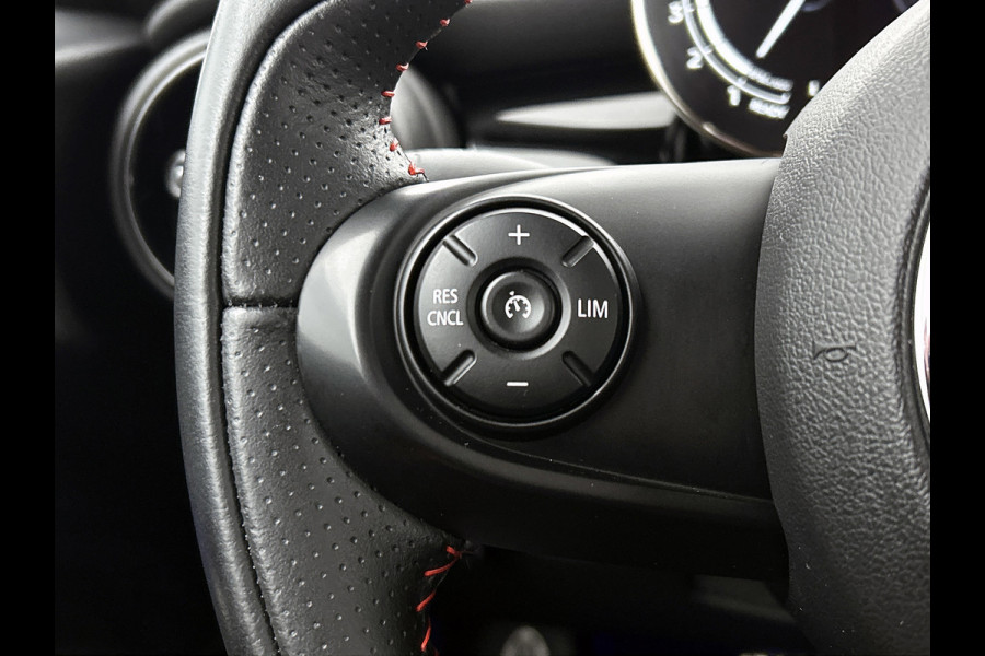 MINI Mini 1.5 Cooper JCW Chili Serious Business(NL-auto, Kuipstoelen, StoelV, Navi, Climate Con, Parkeersensoren, Etc) MINI Mini 1.5 Cooper JCW Chili Serious Business(NL-auto, Kuipstoelen, StoelV, Navi, Climate Con, Parkeersensoren, Etc)