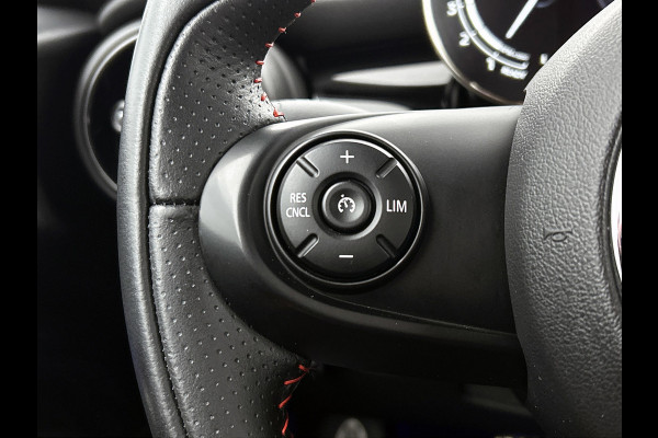 MINI Mini 1.5 Cooper JCW Chili Serious Business(NL-auto, Kuipstoelen, StoelV, Navi, Climate Con, Parkeersensoren, Etc) MINI Mini 1.5 Cooper JCW Chili Serious Business(NL-auto, Kuipstoelen, StoelV, Navi, Climate Con, Parkeersensoren, Etc)