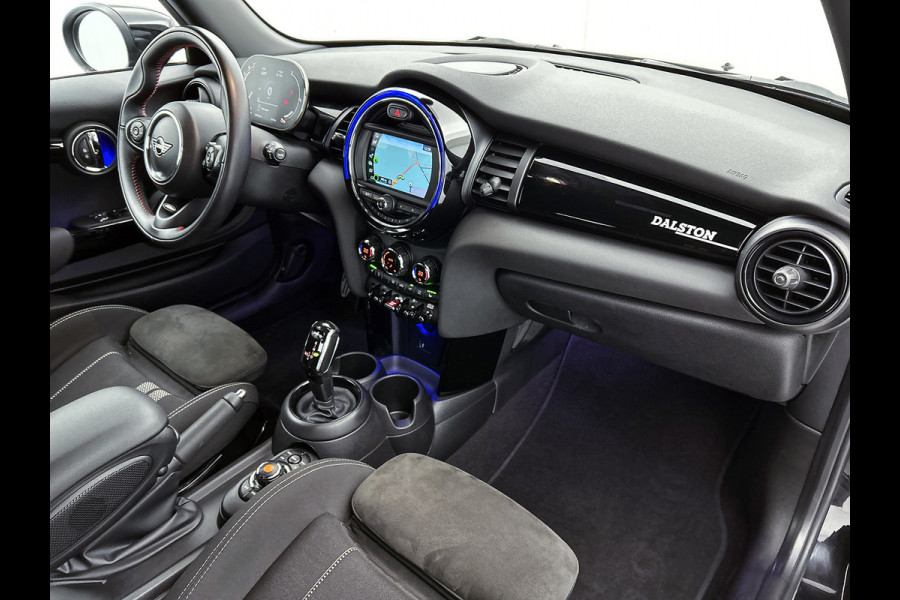 MINI Mini 1.5 Cooper JCW Chili Serious Business(NL-auto, Kuipstoelen, StoelV, Navi, Climate Con, Parkeersensoren, Etc) MINI Mini 1.5 Cooper JCW Chili Serious Business(NL-auto, Kuipstoelen, StoelV, Navi, Climate Con, Parkeersensoren, Etc)