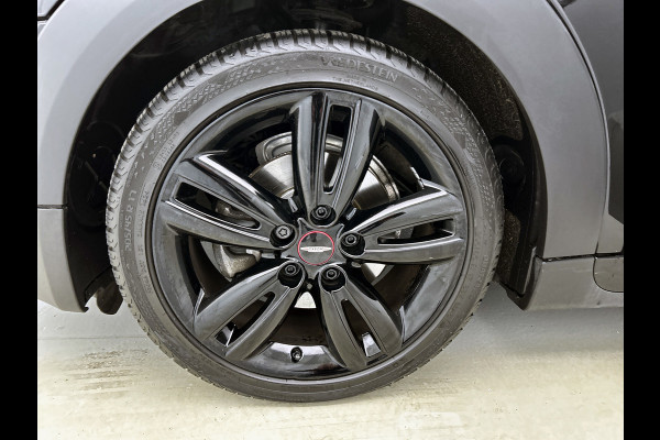 MINI Mini 1.5 Cooper JCW Chili Serious Business(NL-auto, Kuipstoelen, StoelV, Navi, Climate Con, Parkeersensoren, Etc) MINI Mini 1.5 Cooper JCW Chili Serious Business(NL-auto, Kuipstoelen, StoelV, Navi, Climate Con, Parkeersensoren, Etc)