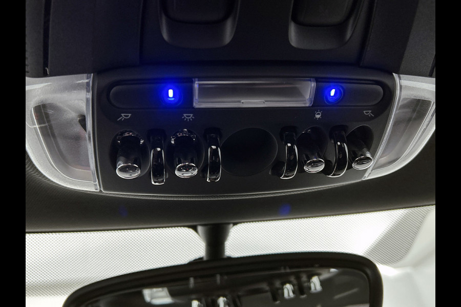 MINI Mini 1.5 Cooper JCW Chili Serious Business(NL-auto, Kuipstoelen, StoelV, Navi, Climate Con, Parkeersensoren, Etc) MINI Mini 1.5 Cooper JCW Chili Serious Business(NL-auto, Kuipstoelen, StoelV, Navi, Climate Con, Parkeersensoren, Etc)