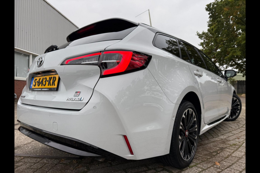 Toyota Corolla Touring Sports 1.8 Hybrid GR-Sport 2022 170PK NARDO GREY LUXE Toyota Corolla Touring Sports 1.8 Hybrid GR-Sport 2022 170PK NARDO GREY LUXE