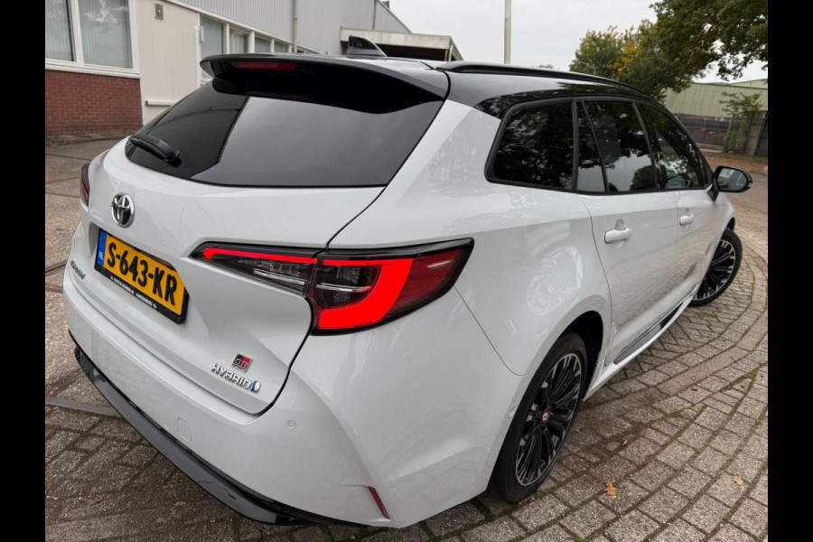 Toyota Corolla Touring Sports 1.8 Hybrid GR-Sport 2022 170PK NARDO GREY LUXE Toyota Corolla Touring Sports 1.8 Hybrid GR-Sport 2022 170PK NARDO GREY LUXE