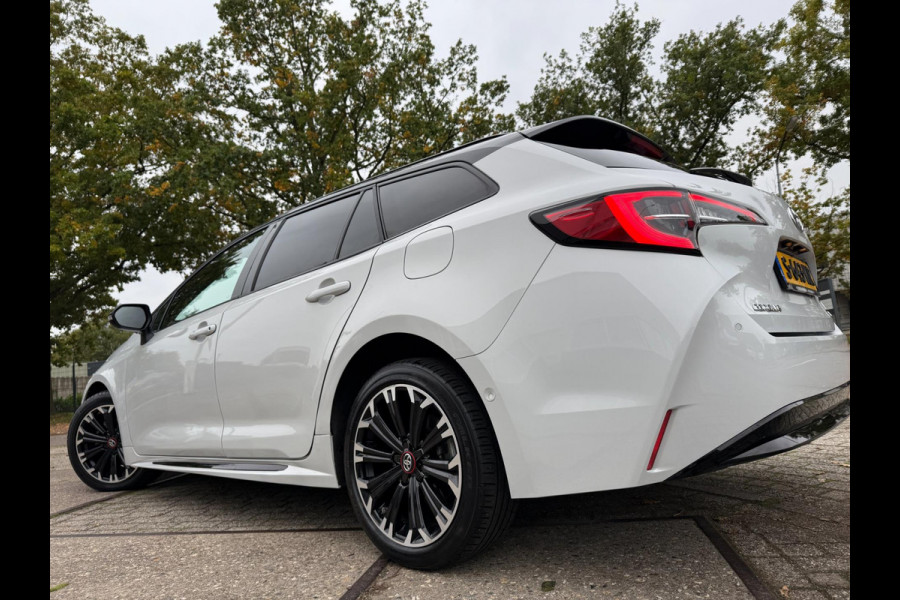 Toyota Corolla Touring Sports 1.8 Hybrid GR-Sport 2022 170PK NARDO GREY LUXE Toyota Corolla Touring Sports 1.8 Hybrid GR-Sport 2022 170PK NARDO GREY LUXE