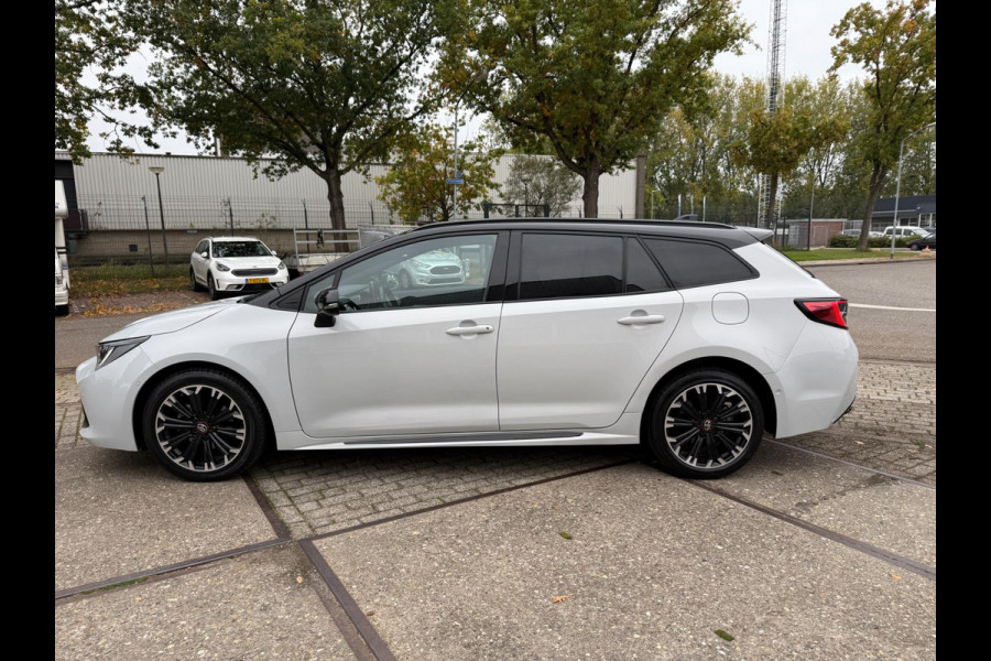 Toyota Corolla Touring Sports 1.8 Hybrid GR-Sport 2022 170PK NARDO GREY LUXE Toyota Corolla Touring Sports 1.8 Hybrid GR-Sport 2022 170PK NARDO GREY LUXE