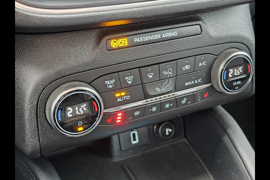 Ford FOCUS Wagon 1.5 EcoBoost Titanium Business 150 pk | 2de eigenaar | Full-led | Trekhaak | 1.500 kg trekgewicht | Camera | Winterpack | Perfect onderhouden! Ford FOCUS Wagon 1.5 EcoBoost Titanium Business 150 pk | 2de eigenaar | Full-led | Trekhaak | 1.500 kg trekgewicht | Camera | Winterpack | Perfect onderhouden!