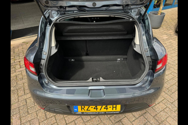 Renault Clio 0.9 TCe Limited 2018 NAVI AIRCO LM NAP 1e NAP! Renault Clio 0.9 TCe Limited 2018 NAVI AIRCO LM NAP 1e NAP!