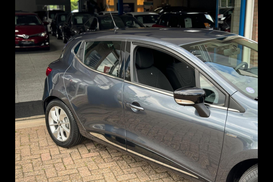 Renault Clio 0.9 TCe Limited 2018 NAVI AIRCO LM NAP 1e NAP! Renault Clio 0.9 TCe Limited 2018 NAVI AIRCO LM NAP 1e NAP!