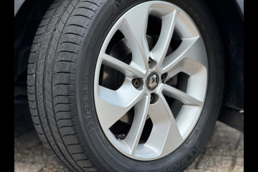 Renault Clio 0.9 TCe Limited 2018 NAVI AIRCO LM NAP 1e NAP! Renault Clio 0.9 TCe Limited 2018 NAVI AIRCO LM NAP 1e NAP!