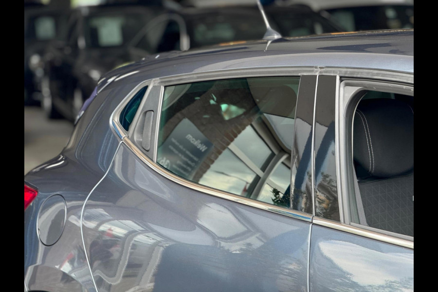 Renault Clio 0.9 TCe Limited 2018 NAVI AIRCO LM NAP 1e NAP! Renault Clio 0.9 TCe Limited 2018 NAVI AIRCO LM NAP 1e NAP!