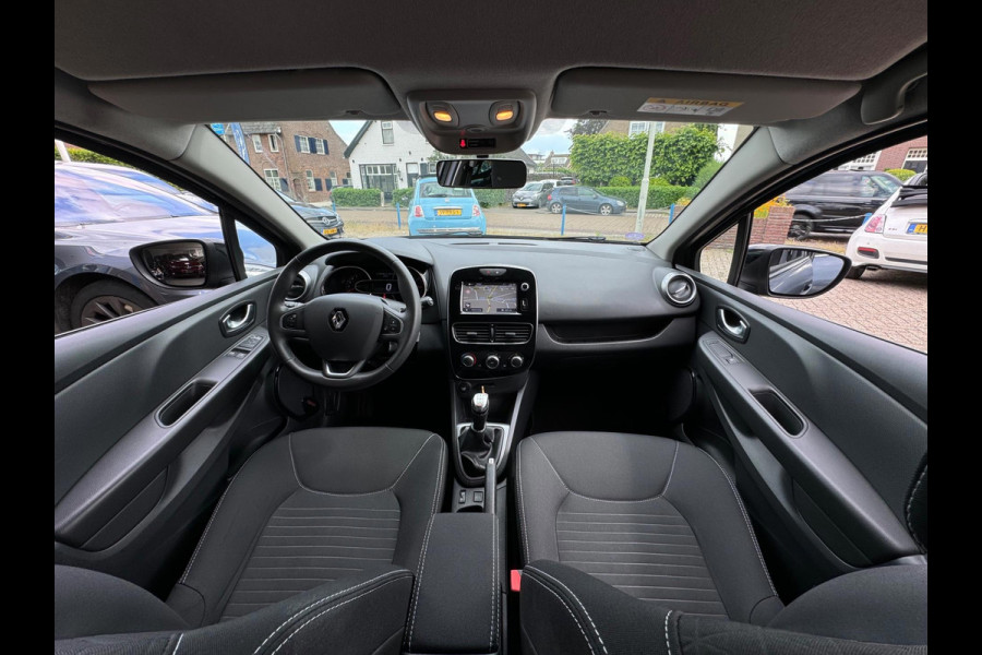 Renault Clio 0.9 TCe Limited 2018 NAVI AIRCO LM NAP 1e NAP! Renault Clio 0.9 TCe Limited 2018 NAVI AIRCO LM NAP 1e NAP!