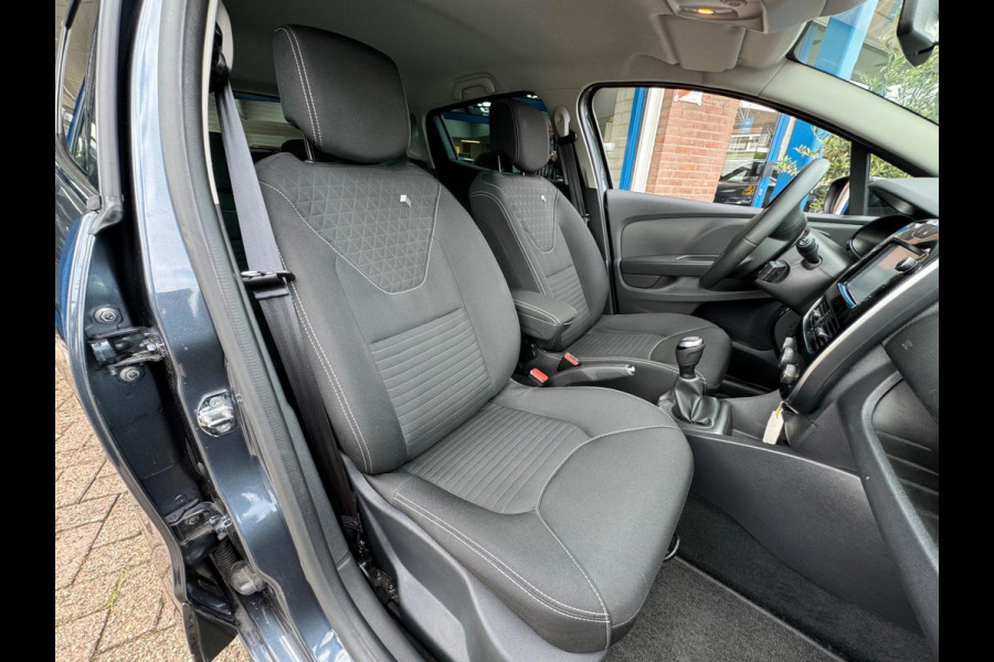 Renault Clio 0.9 TCe Limited 2018 NAVI AIRCO LM NAP 1e NAP! Renault Clio 0.9 TCe Limited 2018 NAVI AIRCO LM NAP 1e NAP!