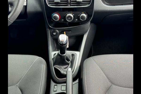 Renault Clio 0.9 TCe Limited 2018 NAVI AIRCO LM NAP 1e NAP! Renault Clio 0.9 TCe Limited 2018 NAVI AIRCO LM NAP 1e NAP!