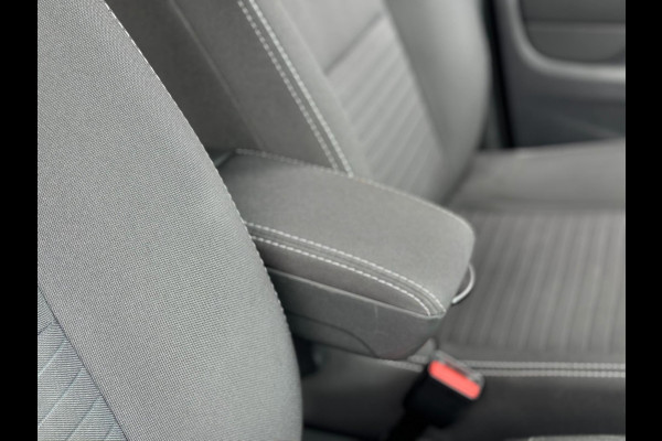 Renault Clio 0.9 TCe Limited 2018 NAVI AIRCO LM NAP 1e NAP! Renault Clio 0.9 TCe Limited 2018 NAVI AIRCO LM NAP 1e NAP!