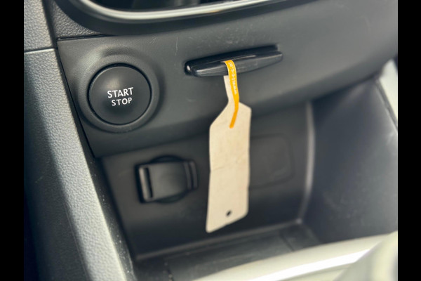 Renault Clio 0.9 TCe Limited 2018 NAVI AIRCO LM NAP 1e NAP! Renault Clio 0.9 TCe Limited 2018 NAVI AIRCO LM NAP 1e NAP!