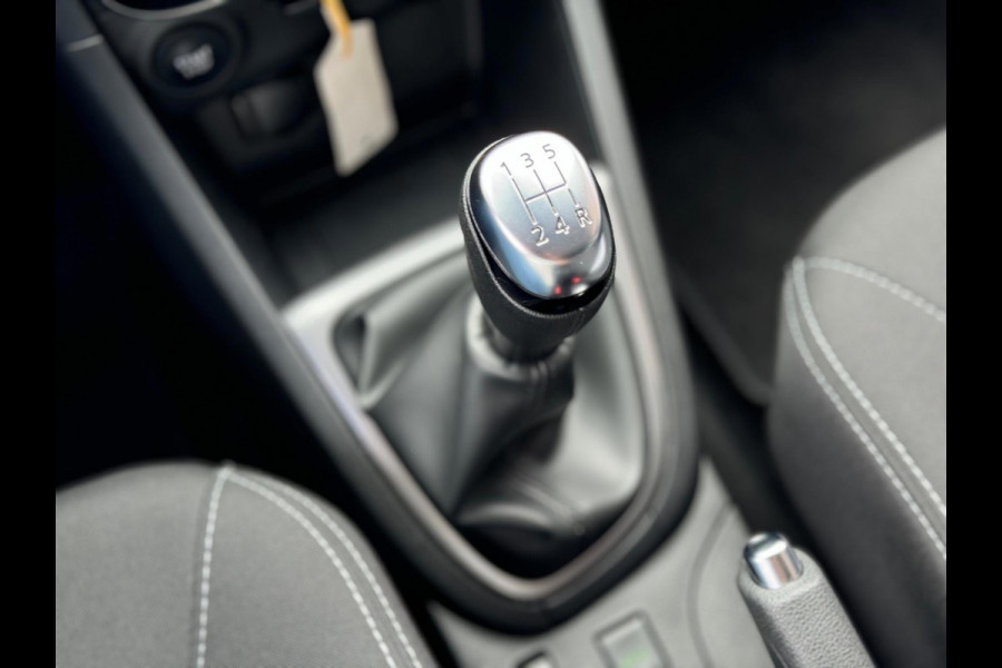 Renault Clio 0.9 TCe Limited 2018 NAVI AIRCO LM NAP 1e NAP! Renault Clio 0.9 TCe Limited 2018 NAVI AIRCO LM NAP 1e NAP!