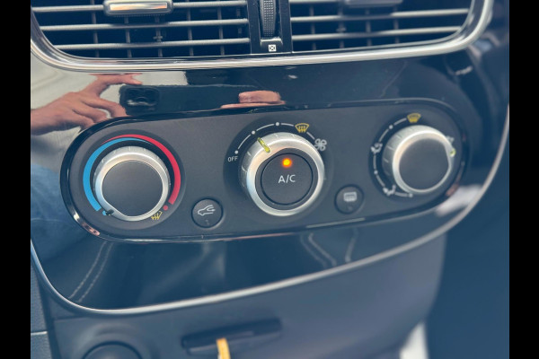 Renault Clio 0.9 TCe Limited 2018 NAVI AIRCO LM NAP 1e NAP! Renault Clio 0.9 TCe Limited 2018 NAVI AIRCO LM NAP 1e NAP!