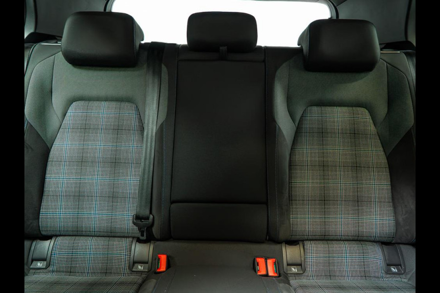 Volkswagen Golf GTE | 245PK | Pano | Matrix-LED