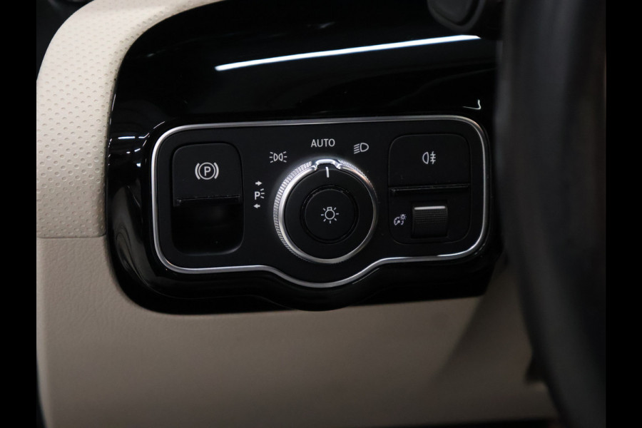 Mercedes-Benz A-Klasse 180 Sport Luxury [TREKHAAK INKLAPBAAR, SCHUIFKANTELDAK, MEMORY SEATS, BURMESTER SOUND, CAMERA, STOELVERWARMING, VOL LEDER, BLUETOOTH, CRUISE, CLIMATE, NIEUWSTAAT]
