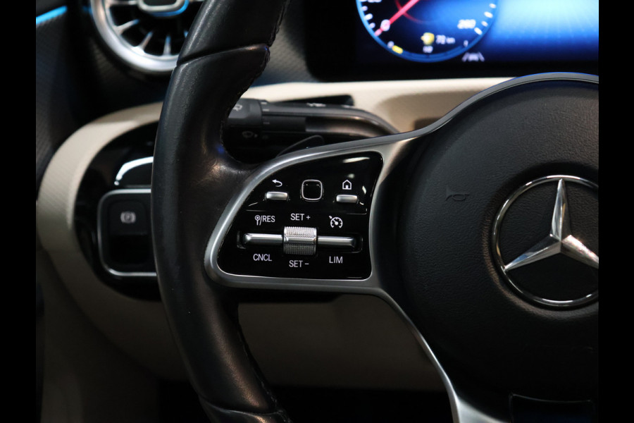 Mercedes-Benz A-Klasse 180 Sport Luxury [TREKHAAK INKLAPBAAR, SCHUIFKANTELDAK, MEMORY SEATS, BURMESTER SOUND, CAMERA, STOELVERWARMING, VOL LEDER, BLUETOOTH, CRUISE, CLIMATE, NIEUWSTAAT]
