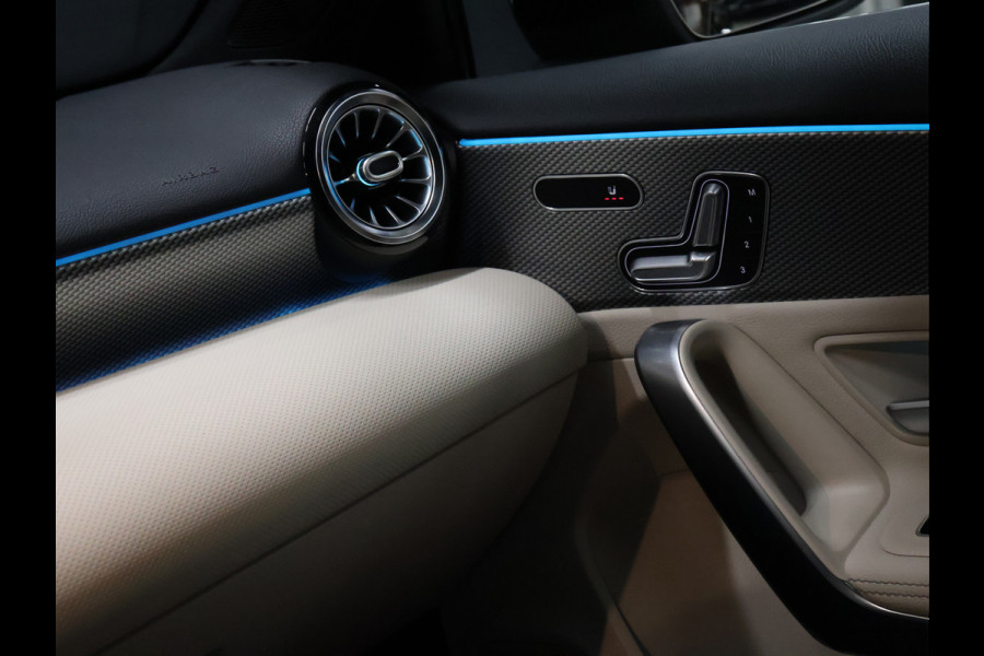 Mercedes-Benz A-Klasse 180 Sport Luxury [TREKHAAK INKLAPBAAR, SCHUIFKANTELDAK, MEMORY SEATS, BURMESTER SOUND, CAMERA, STOELVERWARMING, VOL LEDER, BLUETOOTH, CRUISE, CLIMATE, NIEUWSTAAT]