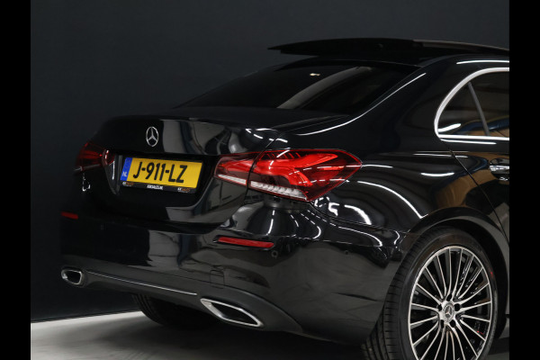 Mercedes-Benz A-Klasse 180 Sport Luxury [TREKHAAK INKLAPBAAR, SCHUIFKANTELDAK, MEMORY SEATS, BURMESTER SOUND, CAMERA, STOELVERWARMING, VOL LEDER, BLUETOOTH, CRUISE, CLIMATE, NIEUWSTAAT]